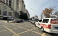 九江极地盛世名都门前道路成了停车场 居民出行不便望早日整顿