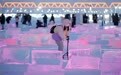 哈尔滨：松花江上“冰光秀场”引客来