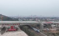 抚州东临环城高速公路涉铁转体桥“完美转身”