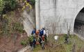 重庆男童失踪6天后在排水管道获救，现场实探：管道事后已焊死