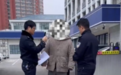 “无缝衔接”男子刑满刚出监狱又被带走