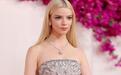 积家全球代言人安雅·泰勒-乔伊（Anya Taylor-Joy）和演员  小罗伯特·唐尼（Robert Downey Jr.)佩戴积家腕表亮相奥斯卡红毯