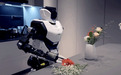海尔联合乐聚展出人形机器人“夸父”：支持洗衣、浇花等操作，搭载开源鸿蒙