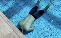 郑州一游泳教练憋气练习时溺亡，相关部门回应