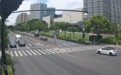 路遇车辆侧翻 杭州交警一个手势吹响“集结号”