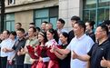 杭州19岁奥运冠军回家 全场沸腾：真的太美了