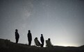 通宵等待足迹遍布西北　摄影师“追星”能有多疯狂