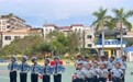 萌娃变身“小交警” 学习交规平安行