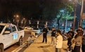 赠头盔保安全 厚街交警开展交通安全宣传活动