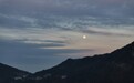 九江：皎月东山升起 如琴湖晚霞赤红（图）