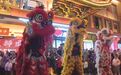 敦煌夜市年味浓　“狮”力队硬控全场