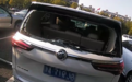 逃亡半路就被抓！杭州车主车窗被砸破多瓶茅台被盗 警方4小时破案