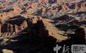 甘肃张掖：平山湖大峡谷景色美