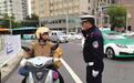电动自行车任性逆行斜穿路口　兰州市民呼吁加强管理