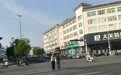 云龙交警护送摔倒老人回家 背后藏着一段英雄往事