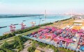 九江港集装箱码头作业忙（图）