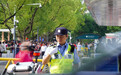 海曙：交警暖心护航高考，校门口“211警车”送祝福