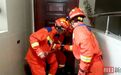 湖北一考生高考首日被困家中 消防员火速破锁救援