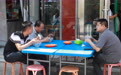 小巷美味搅热崆峒烟火气　市民游客享惬意“食”光