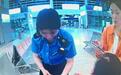 女子高铁站晕倒 南昌西站工作人员跪地急救化险为夷