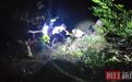 游客夜爬大顶山坠落悬崖 多部门合力将她救出