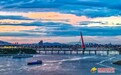 霞映赣鄱！南昌地标与庐山再同框（图）