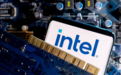 软银140多亿入股英特尔 知情人士：和特朗普无关，不涉及芯片采购