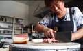 安徽休宁：鞭笋辣椒炒腊肉 鲜辣脆爽好滋味