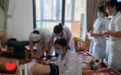 暖心 独居老人病重在家 医疗集团送医上门