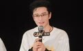 黄晓明揭秘"西装显眼包"深意 《阳光俱乐部》重庆路演治愈观众