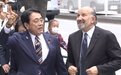 日本高官在东京歌舞伎座接待美商务部长，日媒：展现亲密友谊