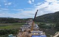 G98环岛高速大三亚扩容工程土建2标项目首片箱梁成功架设