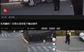 危急时刻，这位桐城交警冲进“死亡盲区”救人