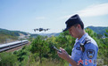 饶城枫警秋巡铁道线 无人机织就空中安全网（图）