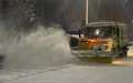 漯河城市管理局多部门连夜除雪 全力保障城市道路畅通