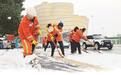 武汉城区道路雪停路畅