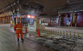 保定：雪染街巷“橙”护归途，环卫人连夜奋战保畅通