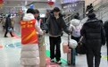“红马甲”裹热长春站！返乡学子把春运变成“暖心场”
