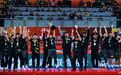 2025浙江省城市篮球联赛收官 杭州捧起冠军奖杯 刘捷为冠军队颁奖