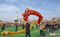 甘肃山丹人耍龙舞狮迎新春