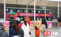 送福啦！长沙街头现“财神”