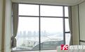 男子1300万购买的精装江景大平层，仅入住一周无奈搬离