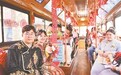 赣州：“公交婚礼”倡文明新风（图）