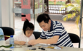 桃源社区“小小科学家”遥控汽车亲子DIY活动--解锁温馨科普新体验