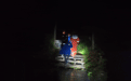轻信“短视频徒步教学”进山，一家三口被困夜色山林，鹰潭消防紧急救援