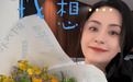 钟欣潼分享日常生活VLOG！化身花艺少女笑容明媚美貌养眼