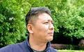 越野车侧翻漏油车门打不开紧急关头好汉钻后备箱救人