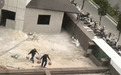 赣州信丰一小区被指违建屡禁不止，商户私拆墙体！城管部门回应