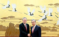 王毅会见美国国会参议员代表团