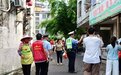 海口交警牵头多部门联合整治 规范培龙市场周边交通秩序